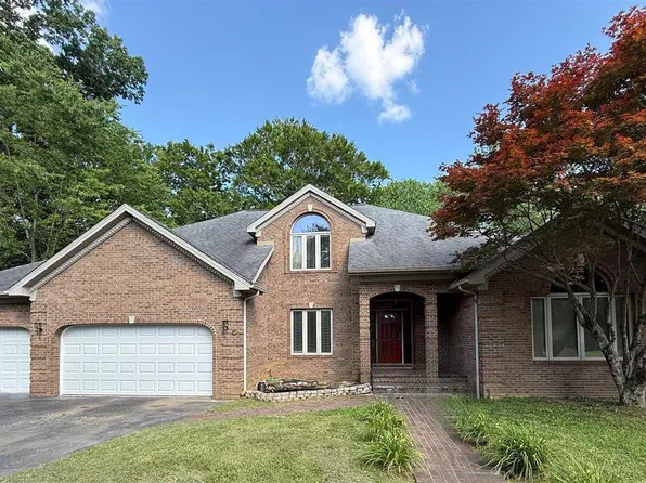 40 Forest Hills Dr, Campbellsville, KY 42718