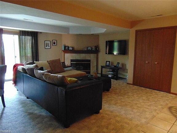 3rd image of 8591 Scenicview Dr #T105