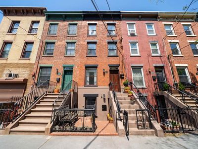 286 6th St, Jersey City, NJ, 07302