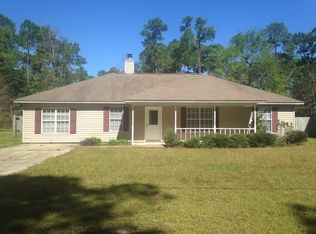 1132 Oak St, Ocean Springs, MS 39564