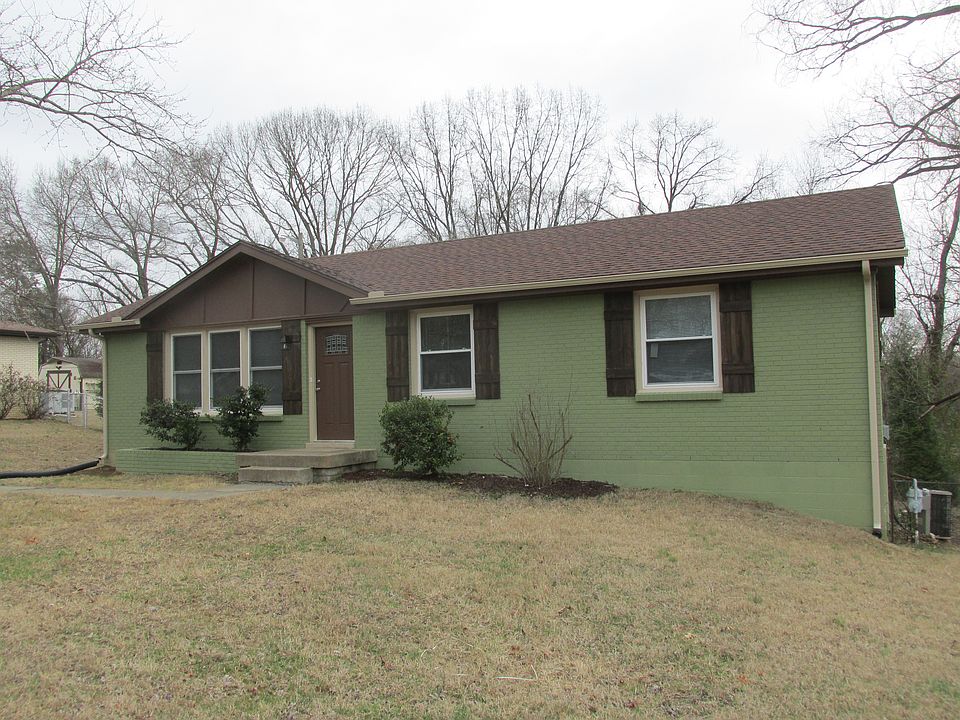 1st image of 141 W Park Dr