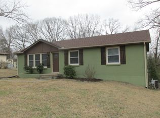 141 W Park Dr, Clarksville, TN 37043