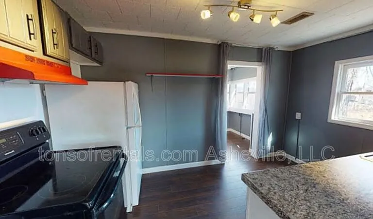 391 Deaverview Rd — Photo 8