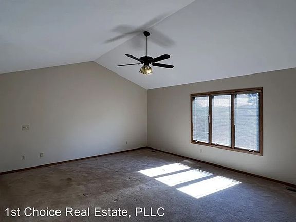 3rd image of 4216 Mariner Ln