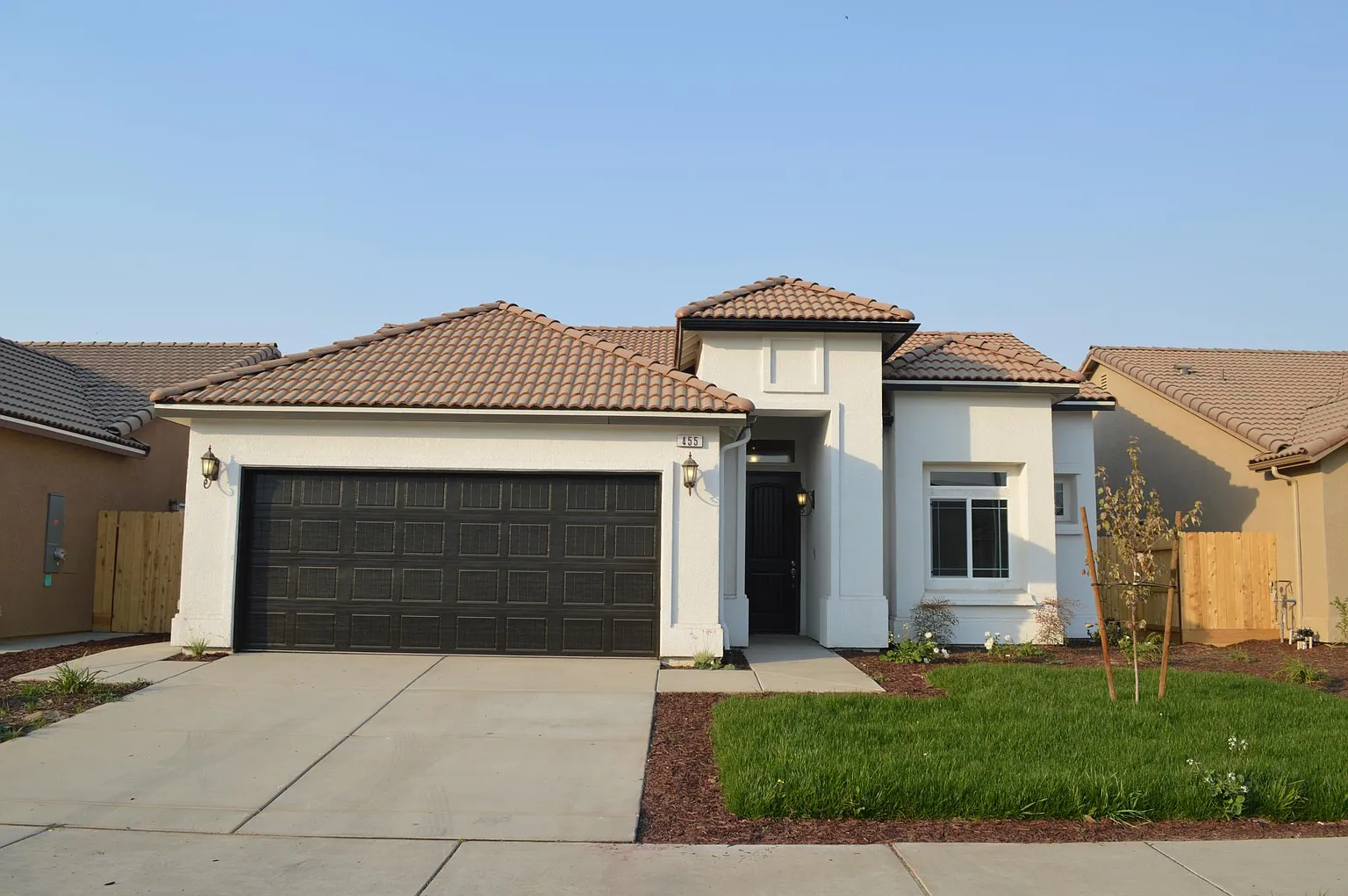 455 Hart Dr photo 1