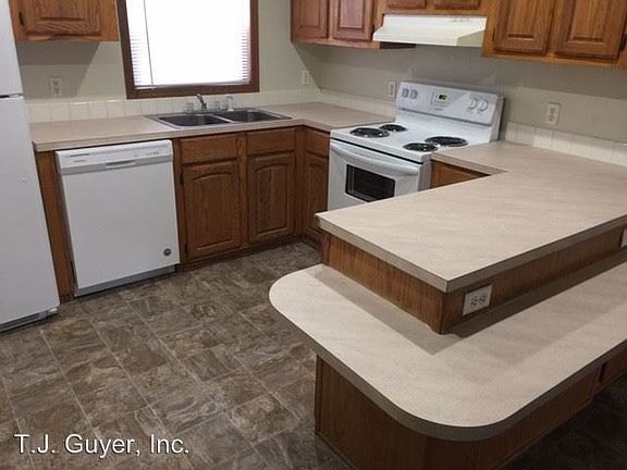 4th image of 1910 Ahlers Ave APT 1