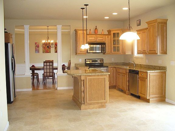Spacious Modern Kitchen