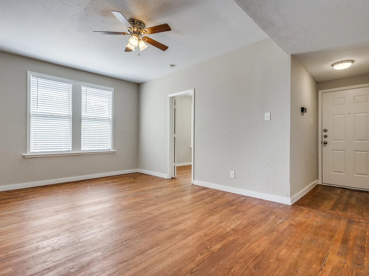 2 bed, 1150 sqft, $1,050 — Photo 4