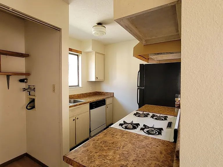 1705 Cliffside Dr — Photo 5