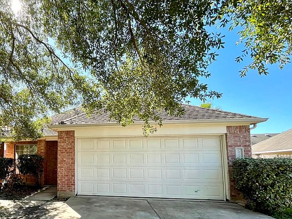 3rd image of 1919 Vanderwilt Ln