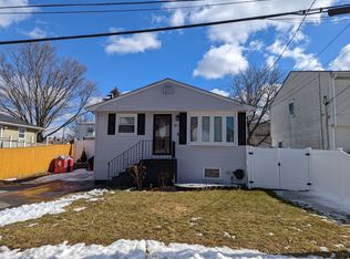81 Samoset Ave, Providence, RI 02909