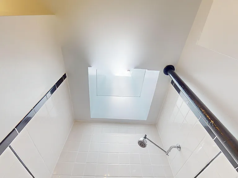 90 Berry St #4L — Photo 8