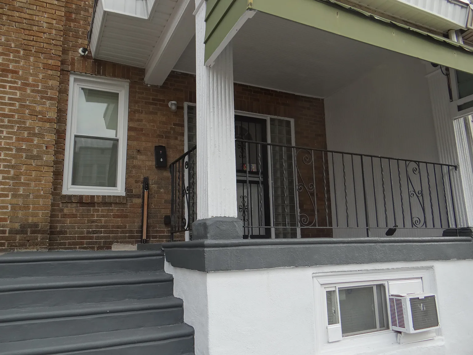 3 bed, $695 — Photo 3
