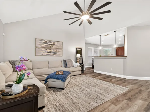 7415 Riven Oaks Ct, Cypress, TX 77433