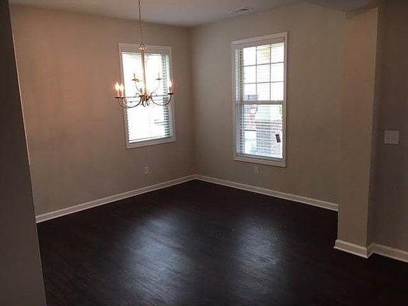 2nd image of 1065 Roanoke Ave