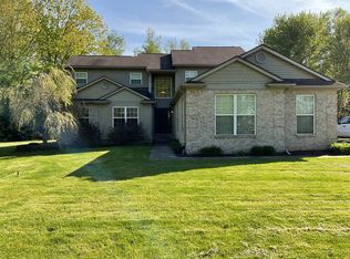 1148 Courtney Ct, Hartland, MI 48353