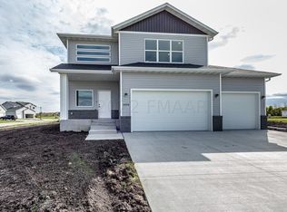 2979 Prairie Farms Cir S, Fargo, ND