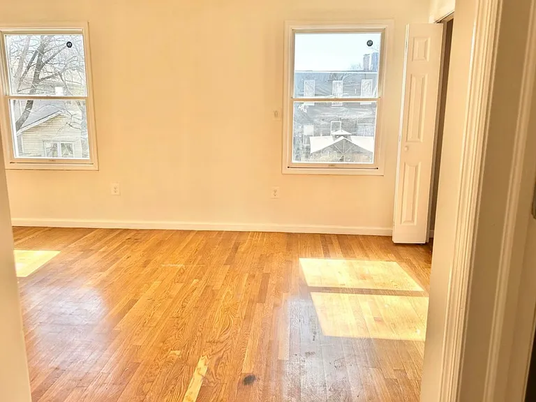119 Armstrong Ave — Photo 13