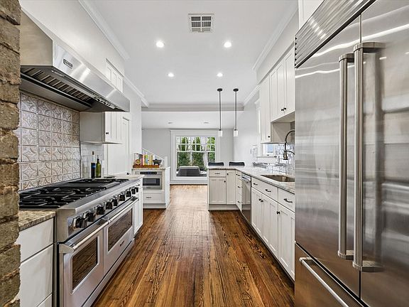 4th image of 1307 Marshall St