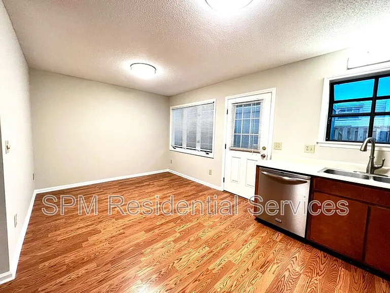 626 Cobblestone Dr — Photo 6
