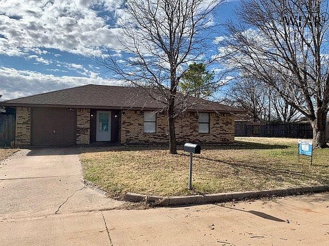 1st image of 302 E Garden Dr