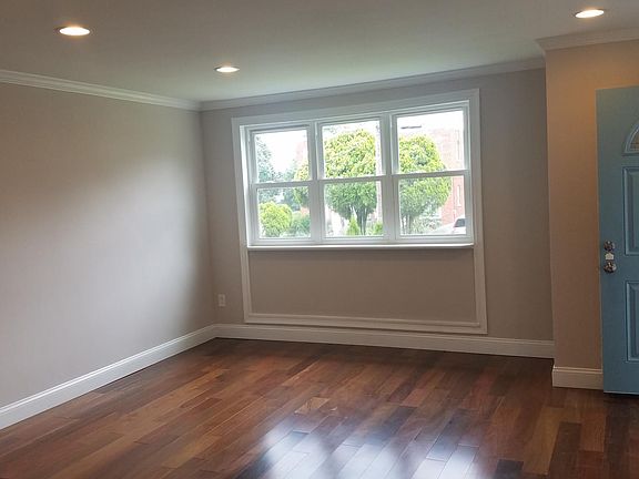 3rd image of 3911 Usher Ave