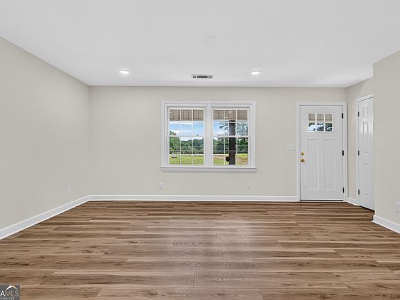 5th image of 4322 Lower Fayetteville Rd