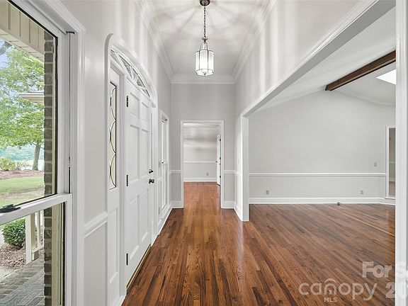 4th image of 17047 Pond Rd
