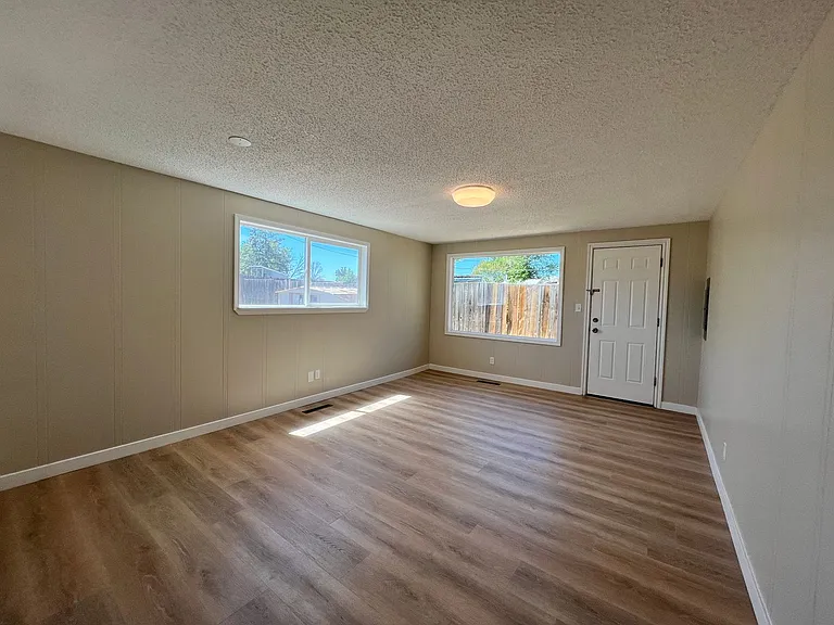 324 N Central Dr — Photo 15