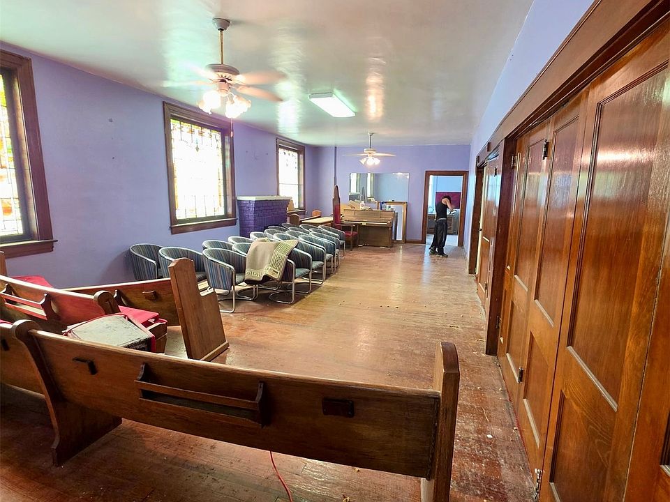 16th image of 107 N Jordan St