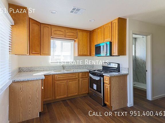 3rd image of 751 Plaza St