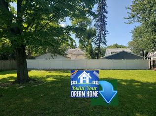 418 6th St, Neenah, WI 54956