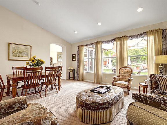 4th image of 631 Lancashire Pl