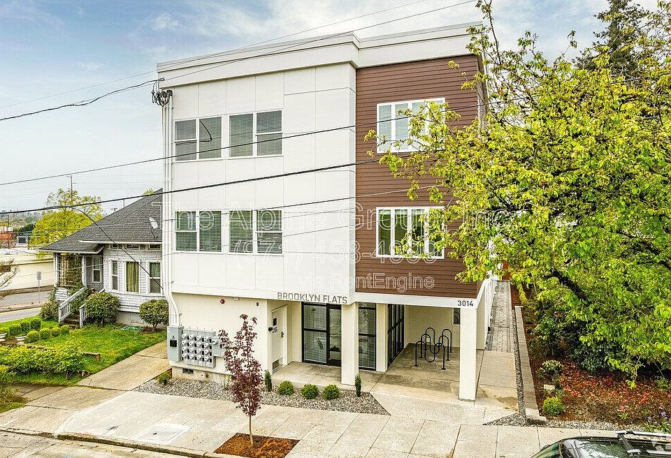 1st image of 3014 SE 8th Ave #302