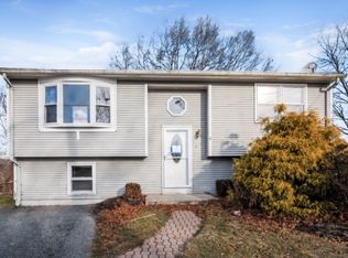 11 Warren Ct, Cranston, RI 02920