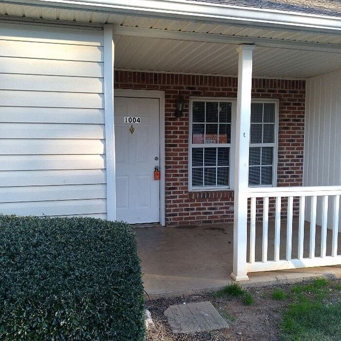 1st image of 1004 Wildwood Ln #1006