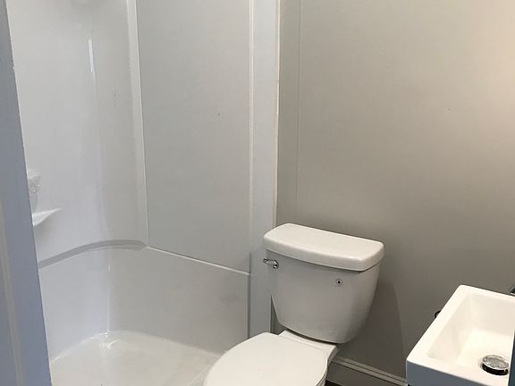 3rd image of 26 Maple St #5