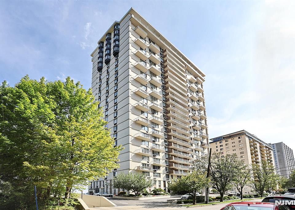 1st image of 160 Overlook Avenue #2D