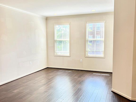 3rd image of 42566 Mantua Sq