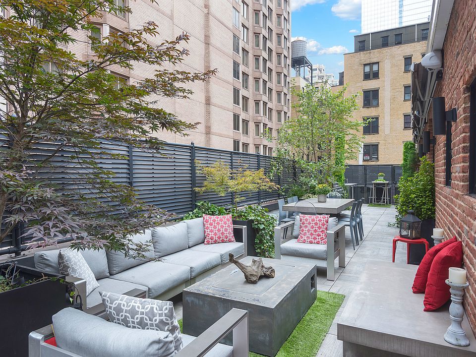 1st image of 150 W 55th St