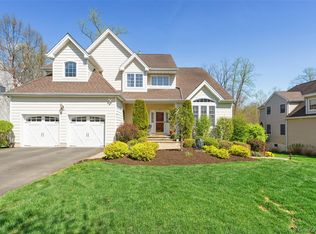70 Travis Rd, Baldwin Place, NY 10505