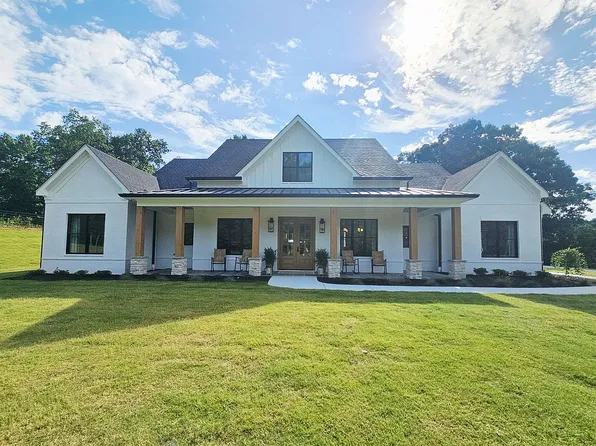 472 Pebblebrook Ln, Cornelia, GA 30531