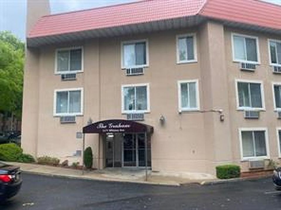 1st image of 3171 Whitney Ave APT 1D