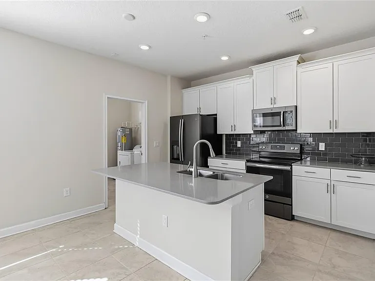 11686 Epic Ave — Photo 12
