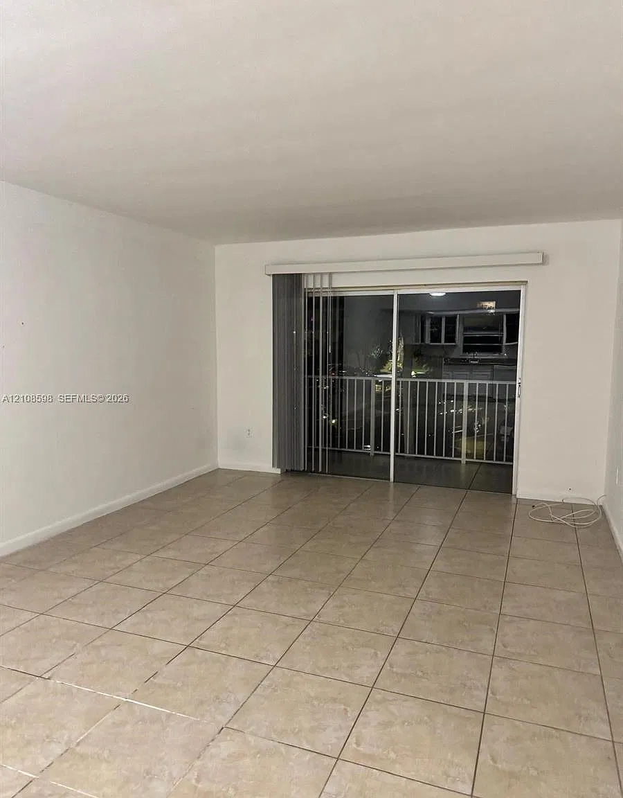 Village At Dadeland Condo — Photo 3