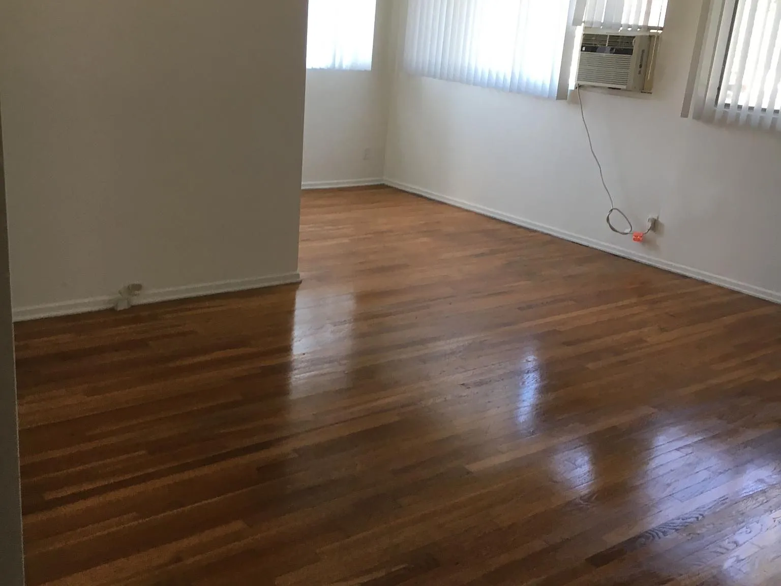 801 S Sherbourne Dr — Photo 2