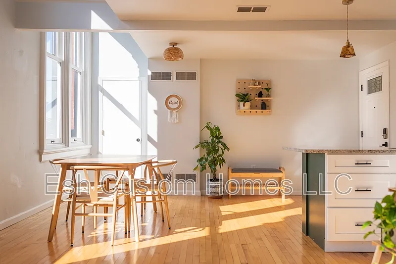 2 bed, 1.0 bath, 850 sqft, $1,550 — Photo 3