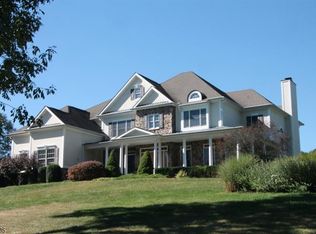 8 Partridge Run, Hampton, NJ 08827