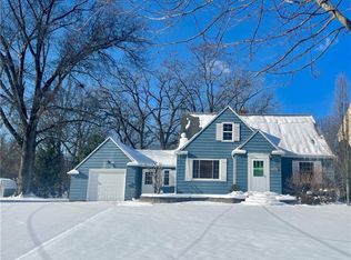 1544 Edgefield Rd, Lyndhurst, OH 44124