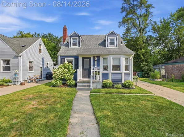 2056 Cambridge Rd, Berkley, MI 48072